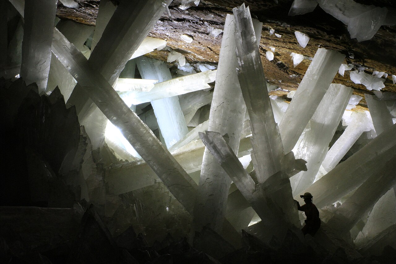 Mexico's Cave of 30-Foot Crystals